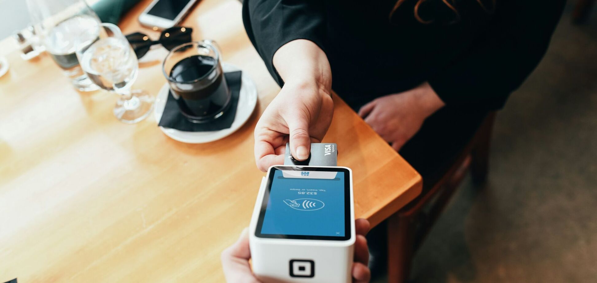 В каких странах Европы обязательно оставлять чаевые: вы могли не знать