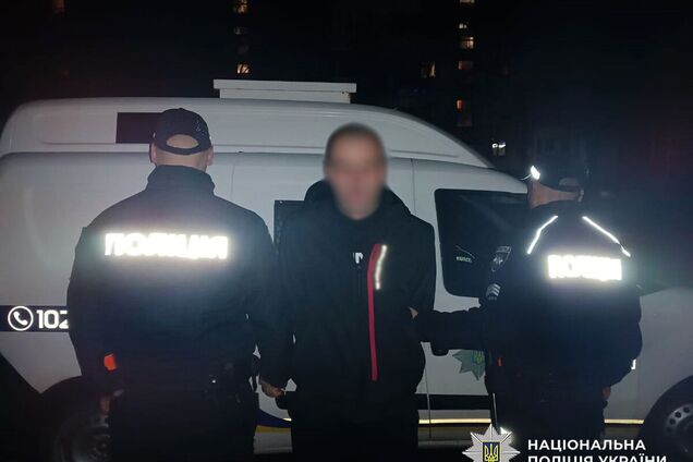 Женщин нашли с ранениями на улице: в Житомире мужчина совершил двойное убийство