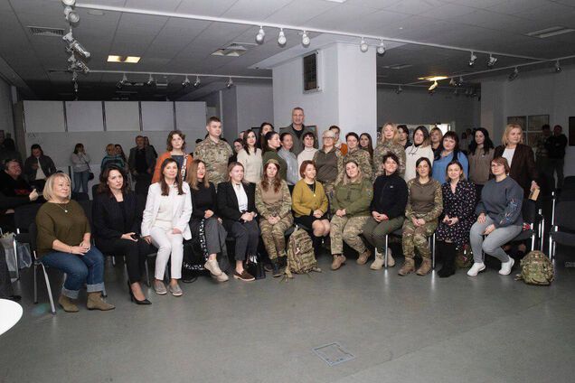 В Киеве прошел форум сообщества ветеранок: Кличко показал фото с защитницами