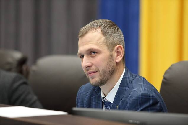 Заради бронювання? ЗМІ викрили 'аферу' голови Тернопільської облради Бутковського із одруженням з колишньою