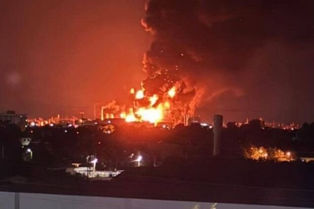 Уражено нафтобазу у Волгоградській області РФ і низку цілей на окупованих територіях: деталі від Генштабу