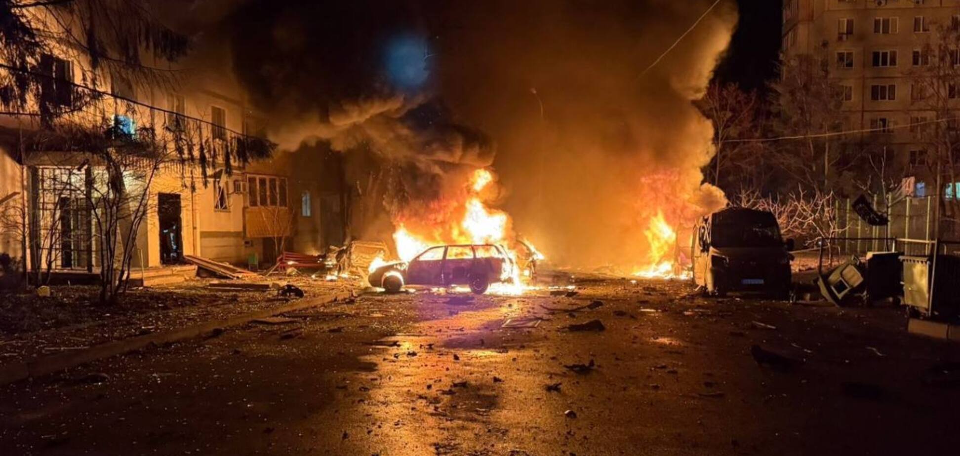 Зруйновані будівлі, десятки постраждалих та евакуйованих: влада показала Харків після атаки РФ. Фото і відео