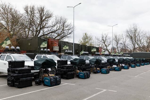 Приземлять ще більше російської нечисті: Порошенко передав ЗСУ 10 комплексів покращених 'Ай-Петрі'