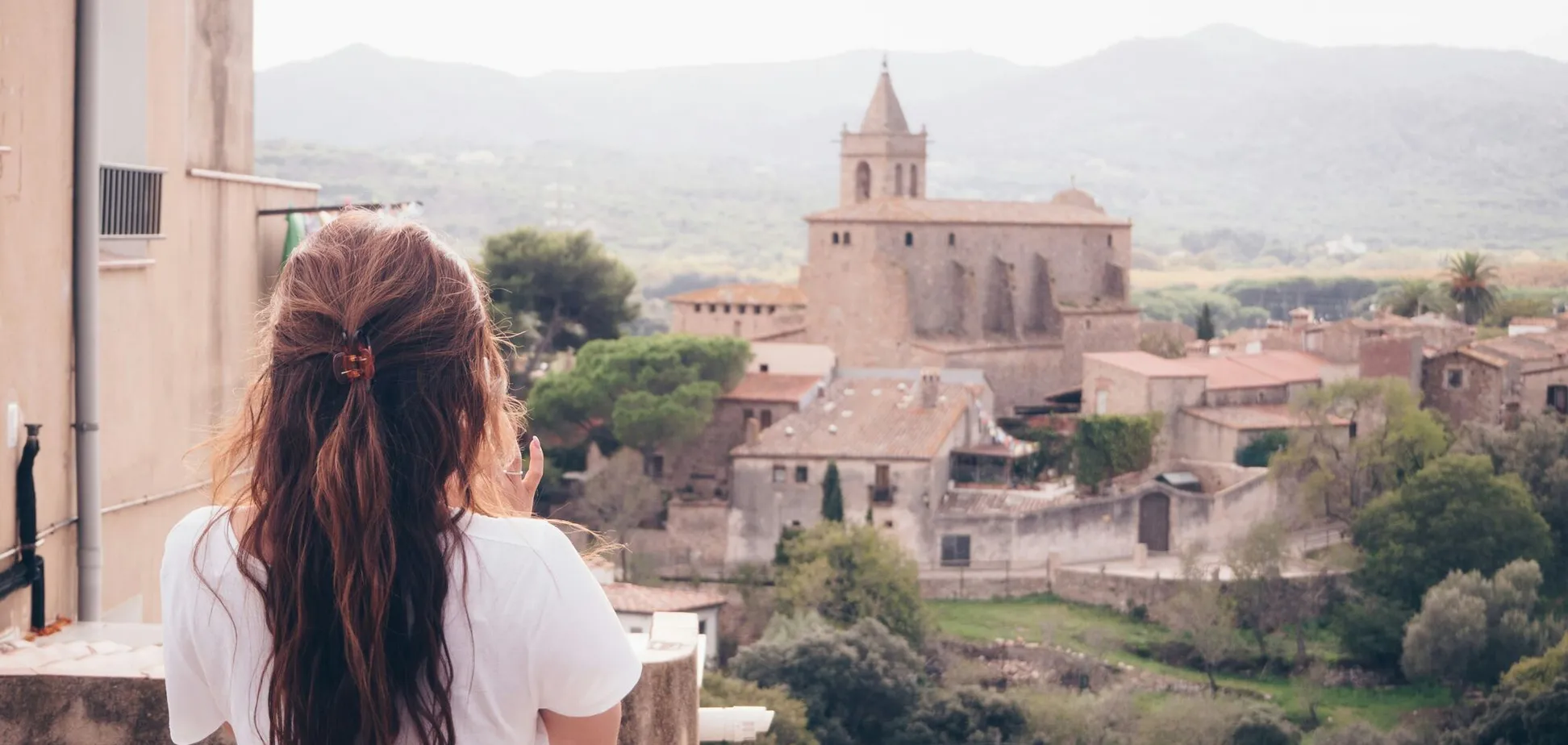 'Младшая сестра' Барселоны: почему туристы стекаются в испанскую Жирону