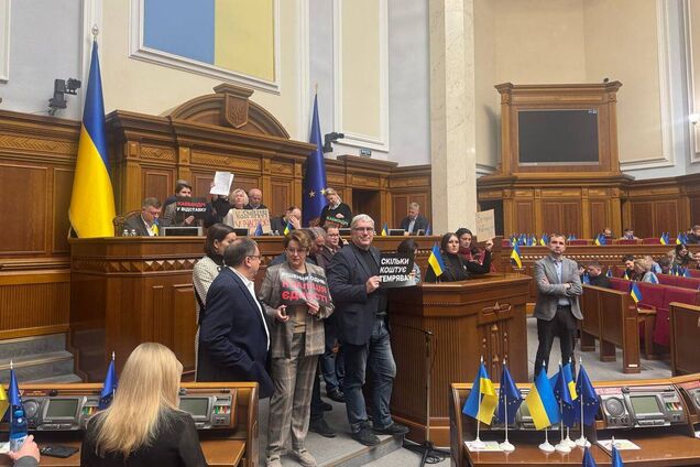 'Наступний тиждень буде складним': нардеп розповів, про що говорив Зеленський на зустрічі зі 'Слугою народу'