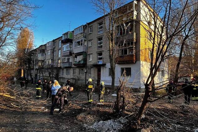 В Днепре в результате российской атаки пострадали два человека: женщине оторвало ногу, ребенку осколок попал в лицо