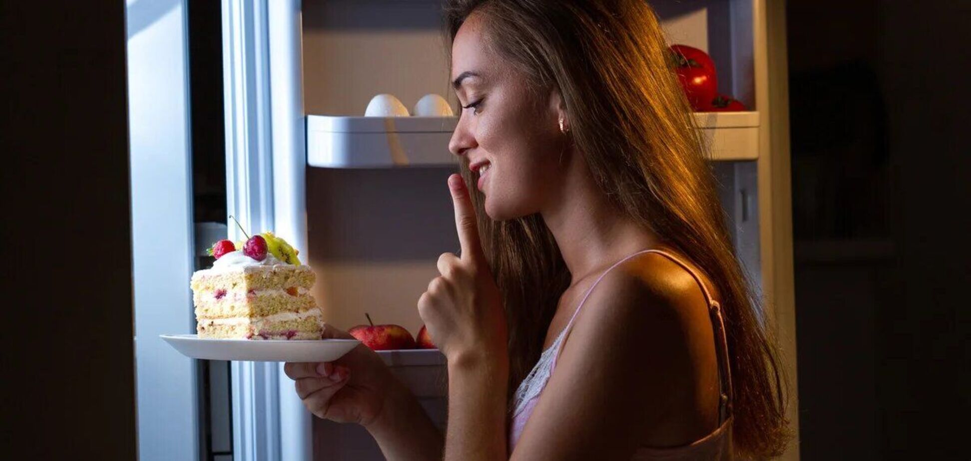 Що не варто їсти на вечерю: список продуктів, які шкодять сну