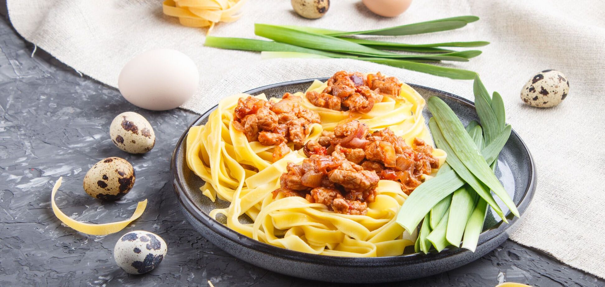 Не просто макароны: как приготовить спагетти-гнезда с фаршем на ужин