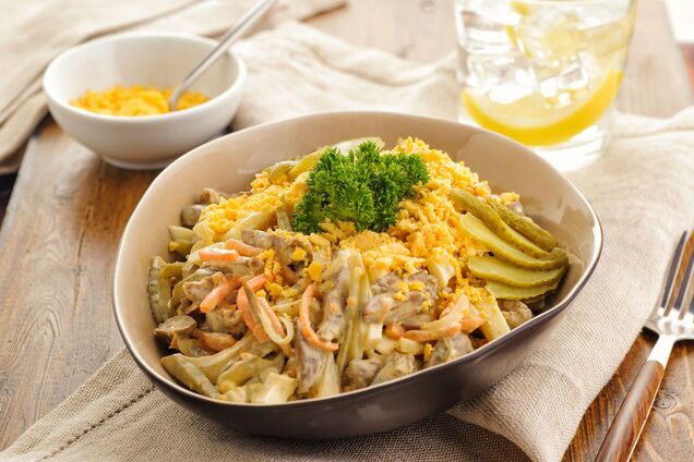 Вкусный майонезный салат с куриными сердечками: как приготовить