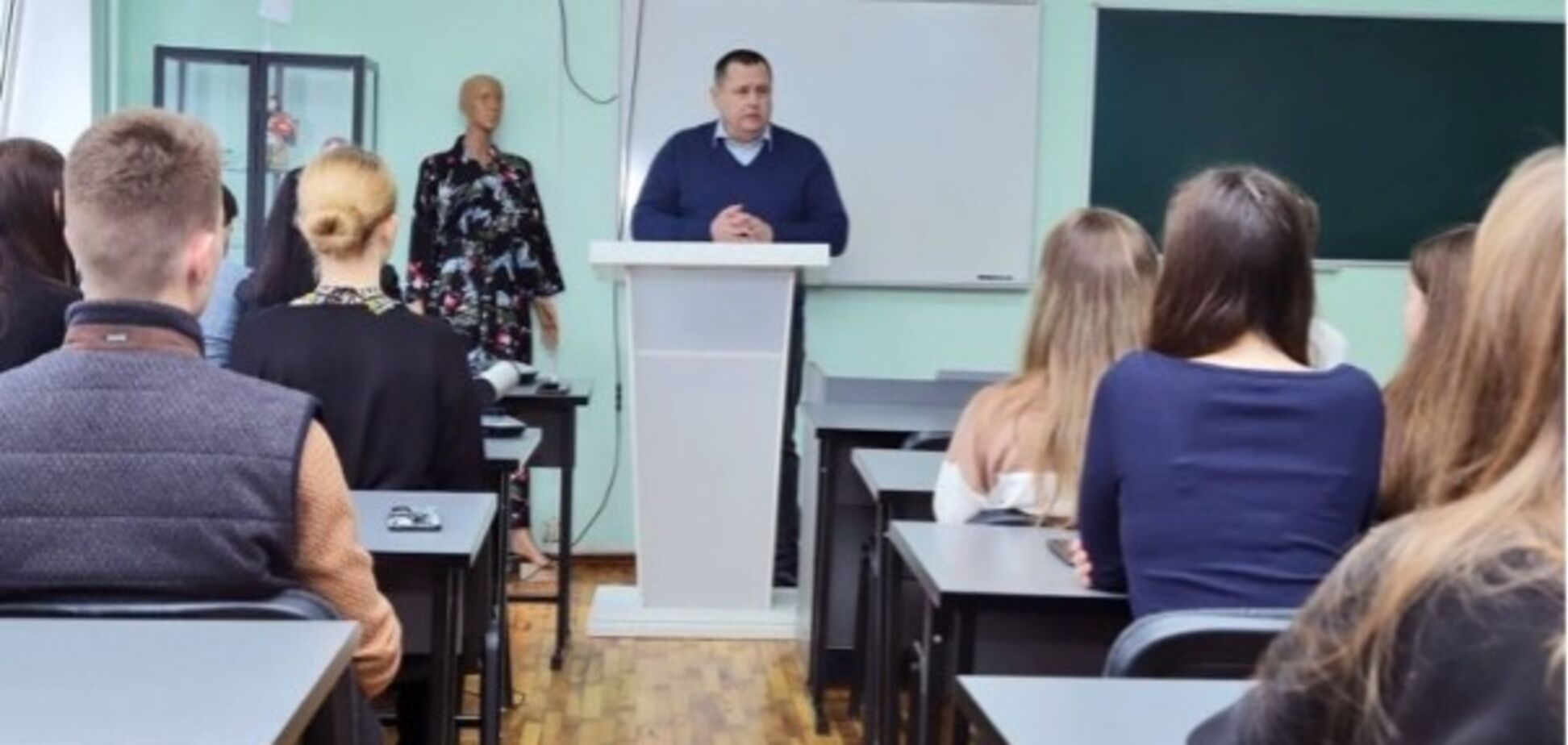 Присоединились более тысячи студентов и лицеистов: мэр Днепра Филатов провел лекцию об опыте сотрудничества с Японией