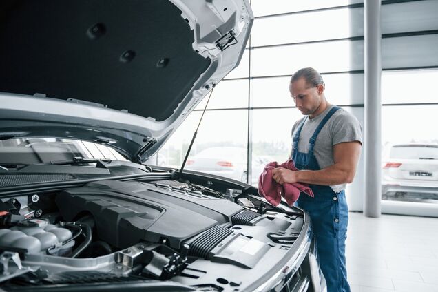 Иллюстрация - техосмотр автомобиля