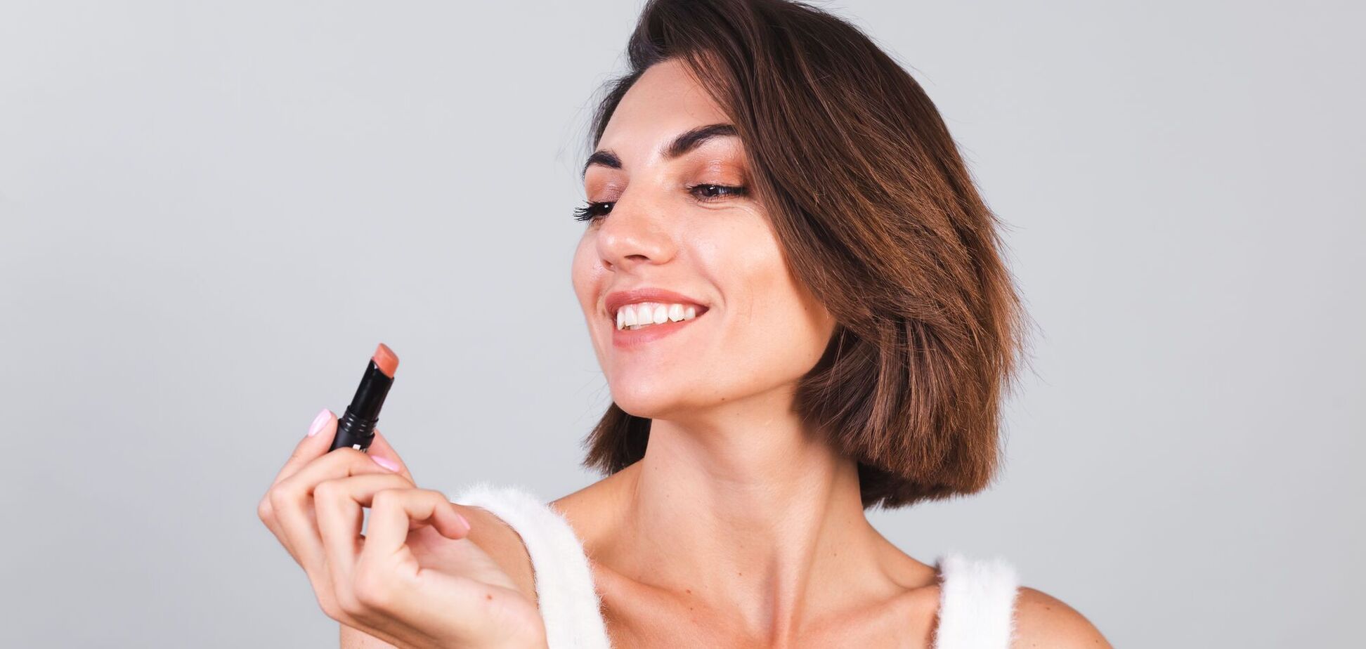 Забудьте о таких помадах: какой макияж губ гарантированно старит губы
