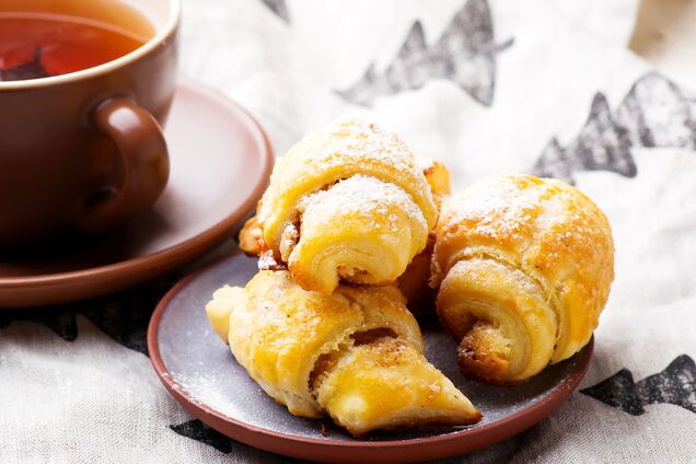Домашние рогалики с повидлом: делимся простым рецептом теста на кефире