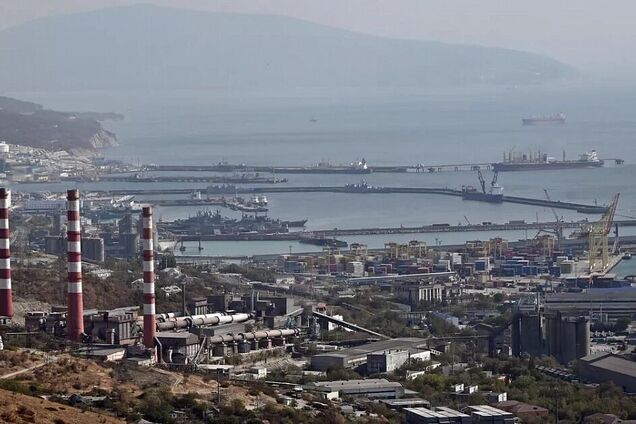 Безекіпажні катери пошкодили термінал нафтопроводу у РФ: деталі