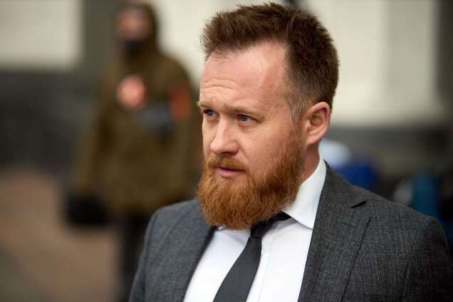 Лиссабон и Амстердам: 'Слуга' Камельчук несмотря на запрет ездил в тур по Европе и хвастался фото в соцсети.  Расследование