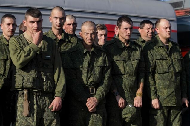 Россия бросает на войну 'одноразовых' солдат без шлемов и брони – The Telegraph