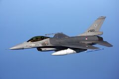 Румунія придбає у Нідерландів 18 винищувачів F-16 за €1: як збирається їх використовувати