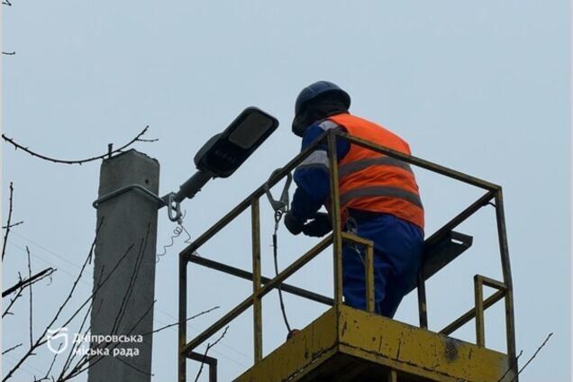 В Днепре продолжается модернизация наружного освещения: на ул. Александра Данченко впервые за десятилетие появится свет