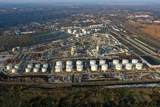 Під прицілом був НПЗ: дрони атакували Слов'янськ-на-Кубані. Відео