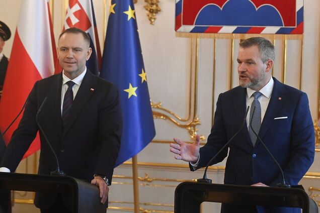 'Братислава перебуває під тиском': прем'єр Словаччини зрадів можливості отримувати американський газ із Польщі замість російського