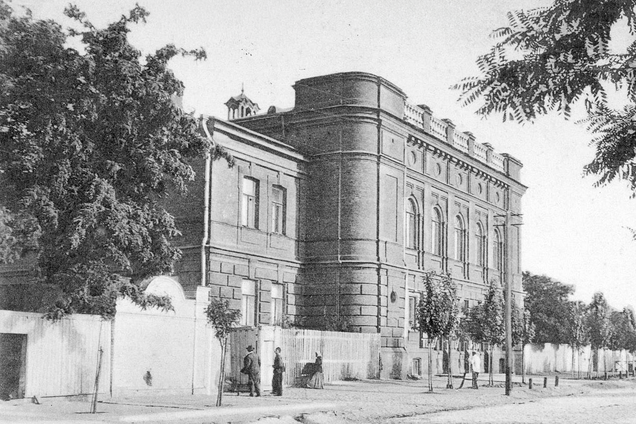 Через бездіяльність мінкульту продовжується руйнація памʼятки архітектури національного значення – колишньої будівлі 'Англійського клубу' в Дніпрі