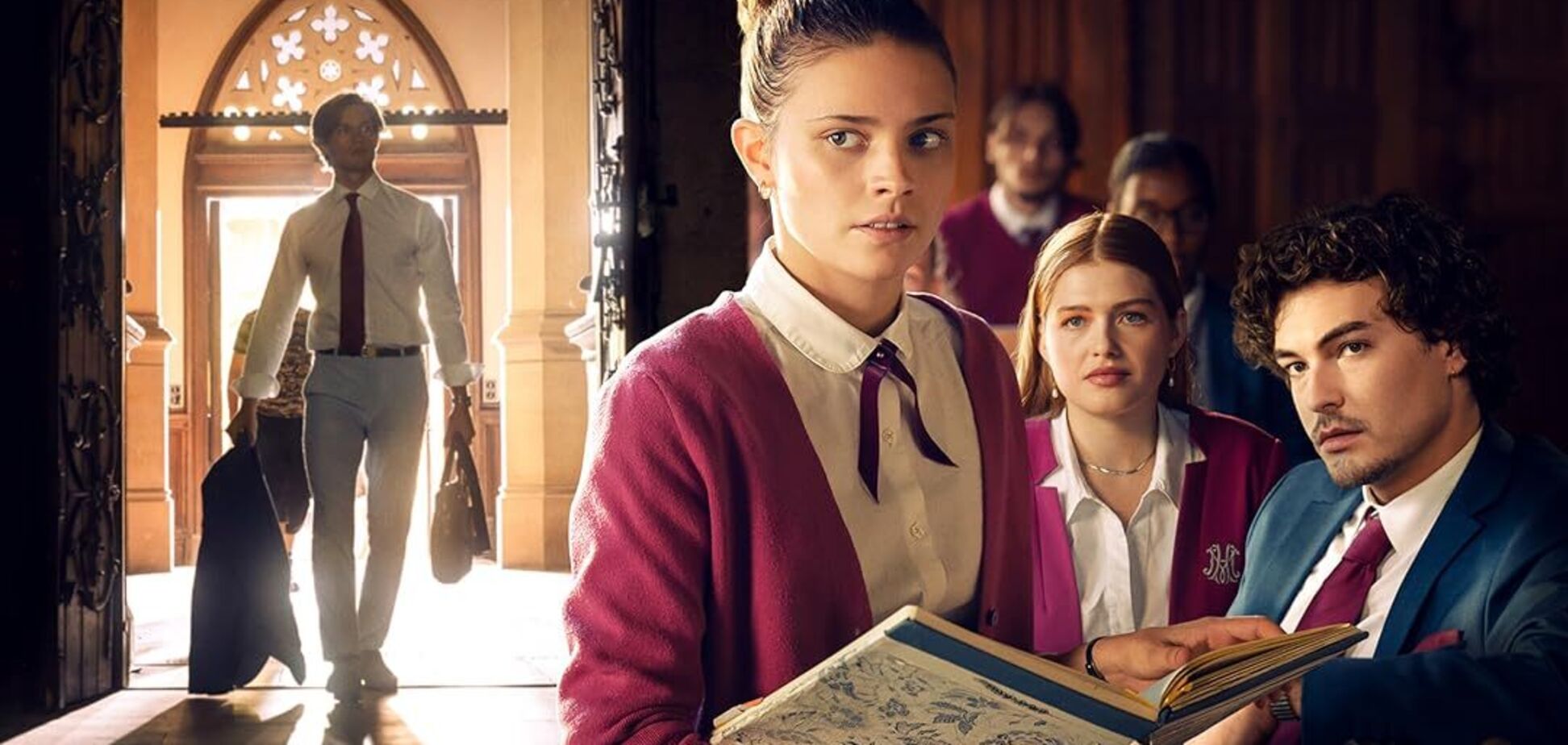 Вийшов другий сезон хітового серіалу 'Макстон Холл': що треба знати