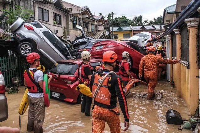 Кількість жертв тайфуну на Філіппінах зросла до 114: стихія рухається до узбережжя В’єтнаму. Фото і відео