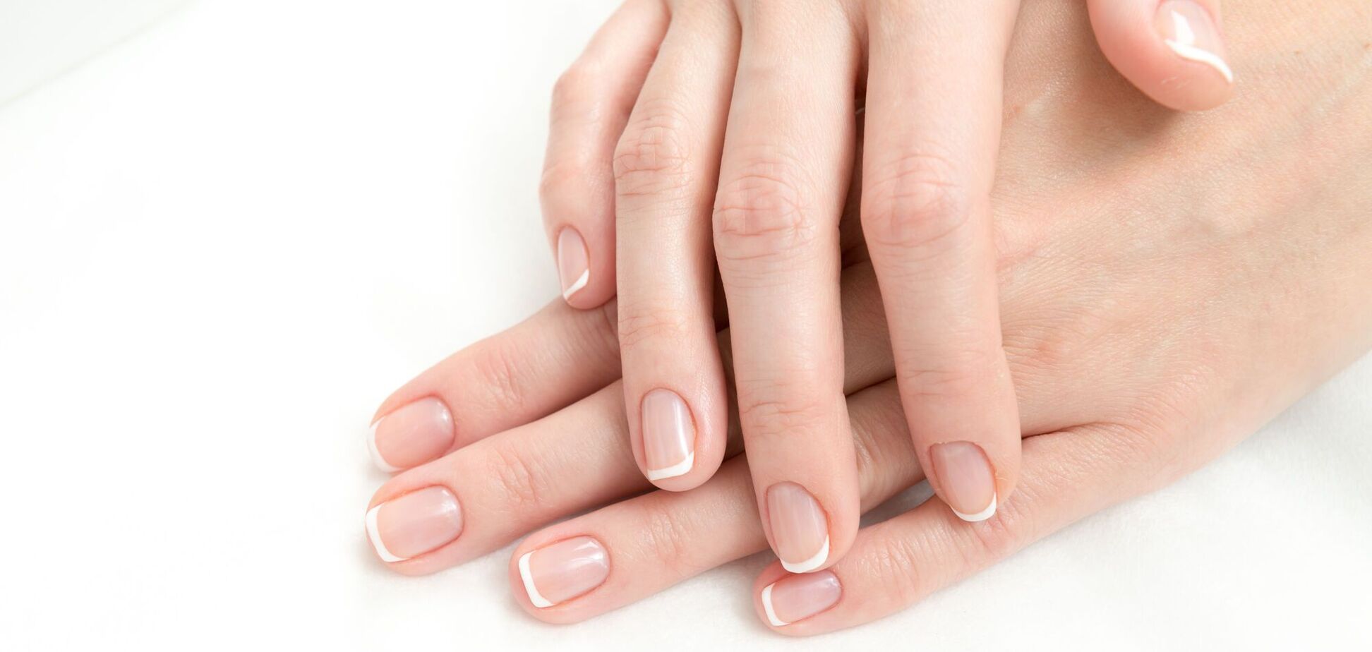 'Дорогий' осінній манікюр: 8 дизайнів френчу, які захочеться повторити