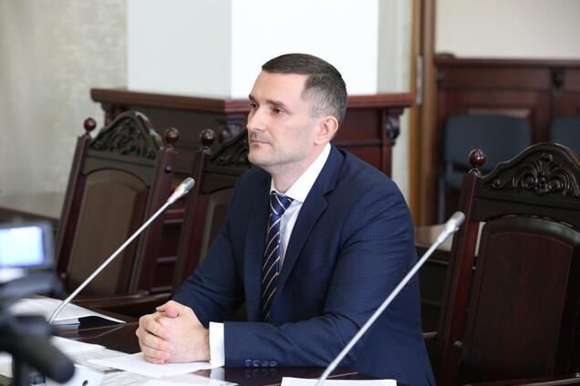 'Щоб купити новий айфон і злітати у Таїланд': кандидат у судді зізнався в мотиваційному листі, нащо йому така посада. Відео