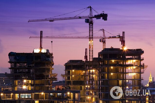 Из-за этого россияне не могут выплачивать ипотеки, а новых кредитов им не дают: стройки останавливаются, потому что нет денег