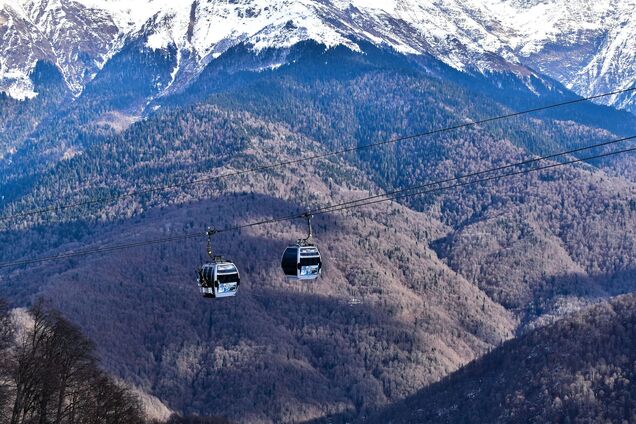 Від сирних печер у Франції до санчат у Польщі: топ-5 місць для незабутнього відпочинку взимку