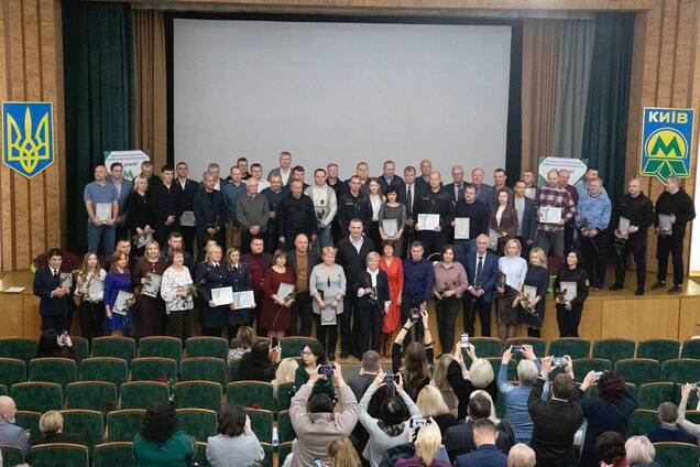 '65 років професійності та злагодженості': Кличко нагородив працівників метро Києва