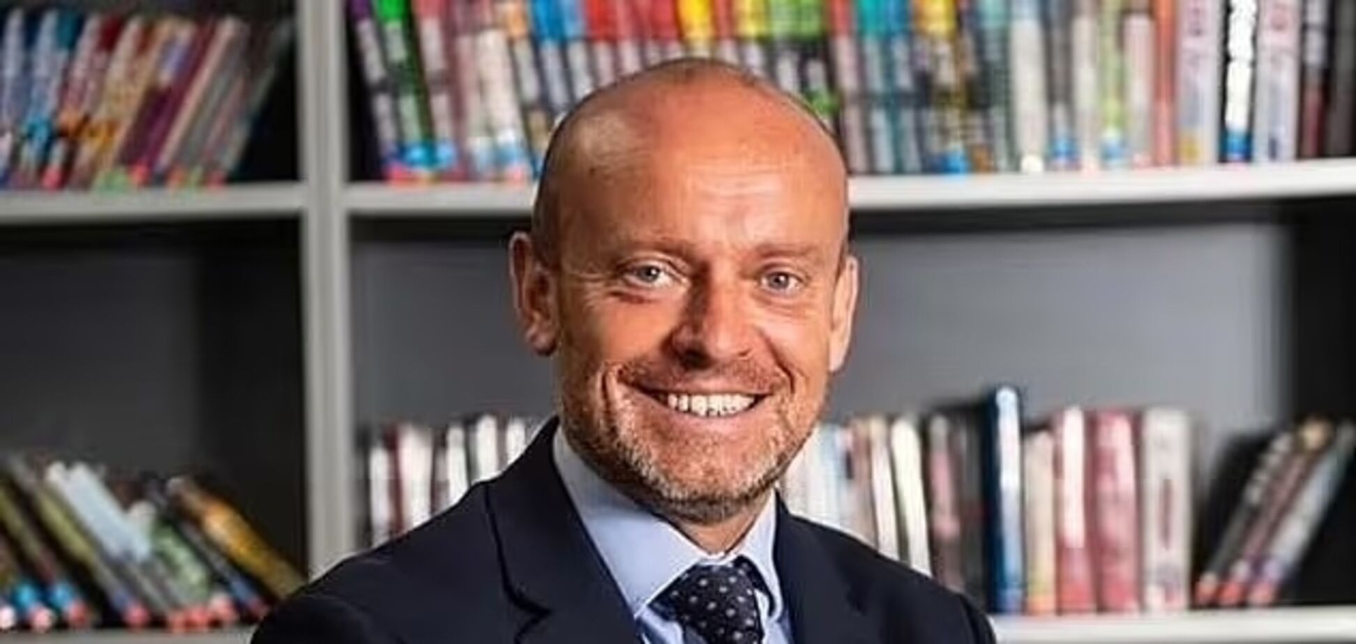 Дети плохо учились, срывали уроки. Как 'директор из ада' вывел проблемную школу в Британии на новый уровень и в чем его феномен