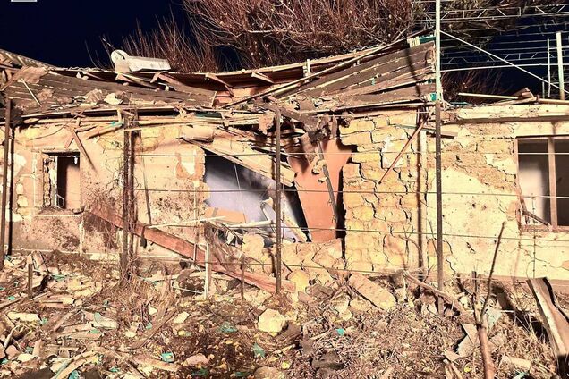 На Одещині БПЛА влучили в приватні будинки: виникла пожежа. Фото