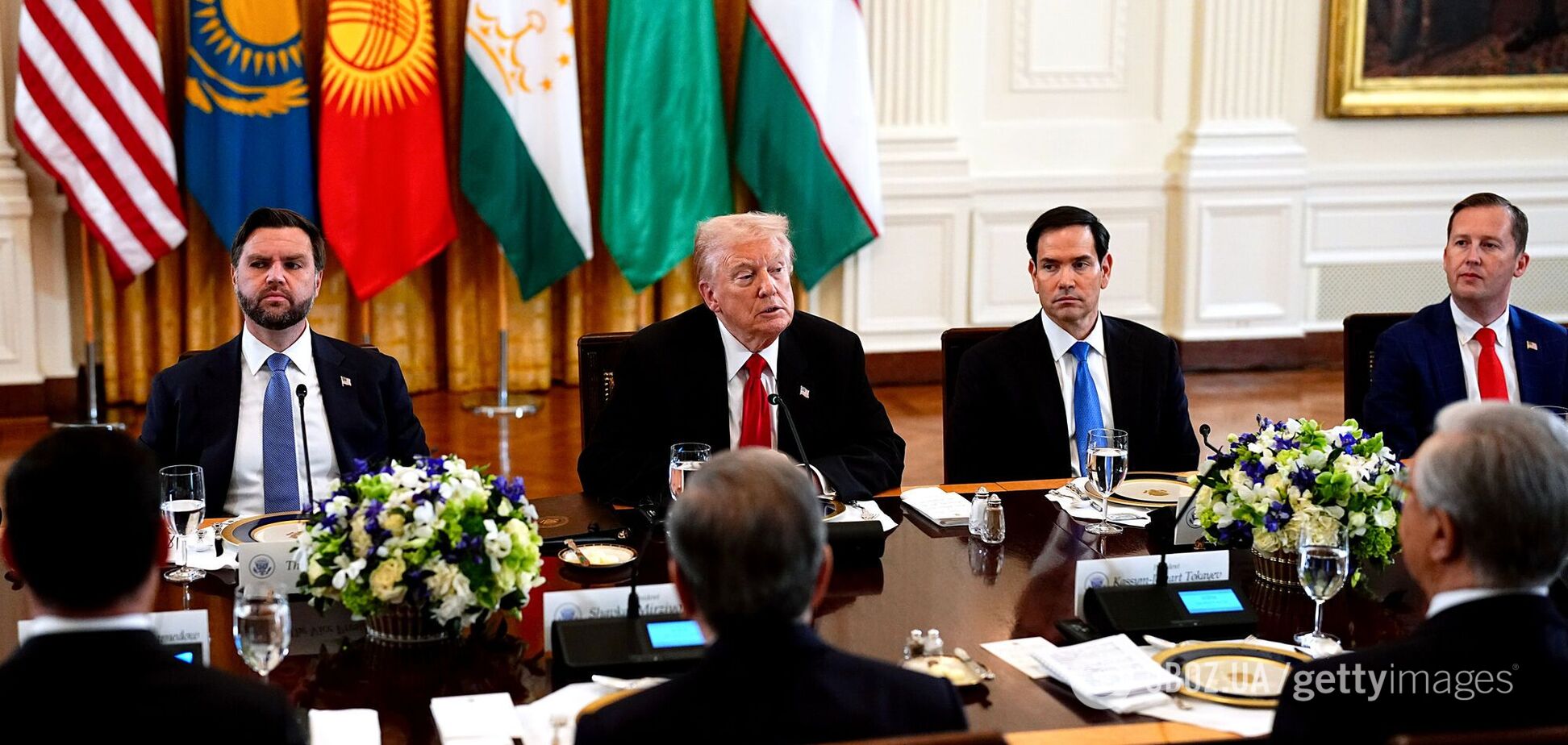 'Дружеская' пощечина для Путина от Си и Трампа: как Россия теряет свой исторический 'задний двор', который захватывают Китай и США