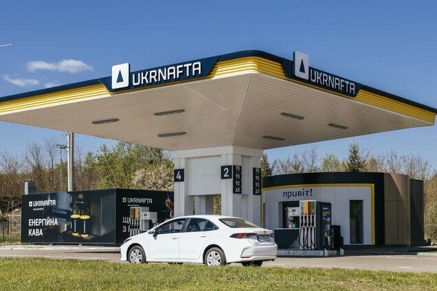 Больше комфорта для водителей: Ukrnafta обновила еще 11 АЗК в Украине