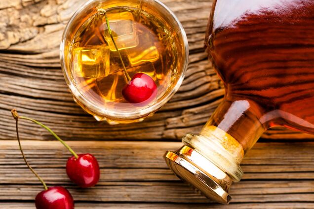 Ілюстрація - пляшка коньяку