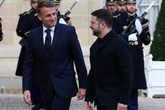 Зеленський відвідав з візитом Францію і зустрівся з Макроном: усі подробиці. Фото і відео