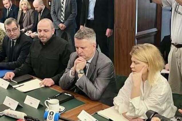 Може, слід зупинитися на компромісних умовах припинення війни чи ще мало українців заплатили своїми життями?