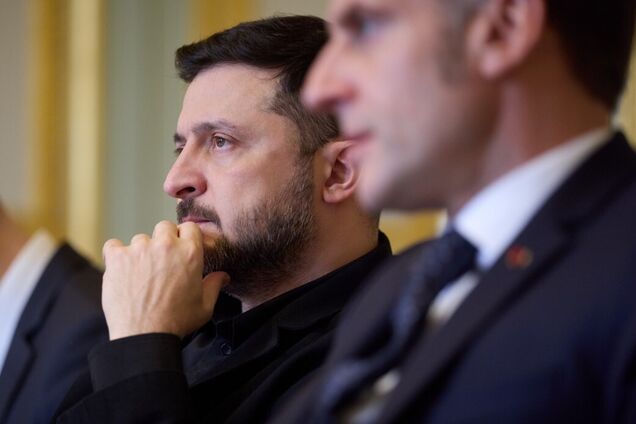 'Россиян больше, но и потери у них более существенные': Зеленский описал текущую ситуацию на фронте. Видео