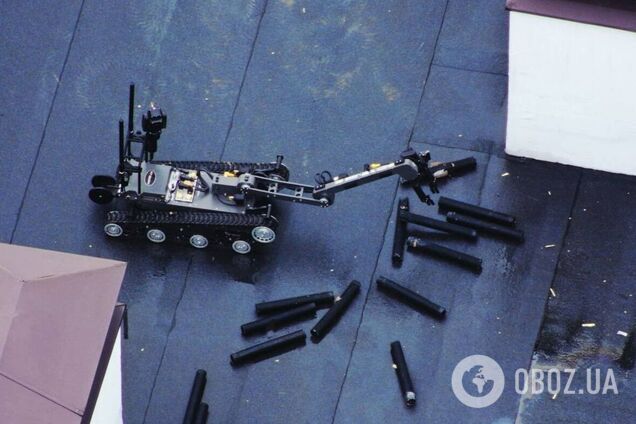 В Вышгороде 'Шахед' попал в дом и не взорвался: саперы изъяли боевую часть и кассетные боеприпасы. Фото и видео