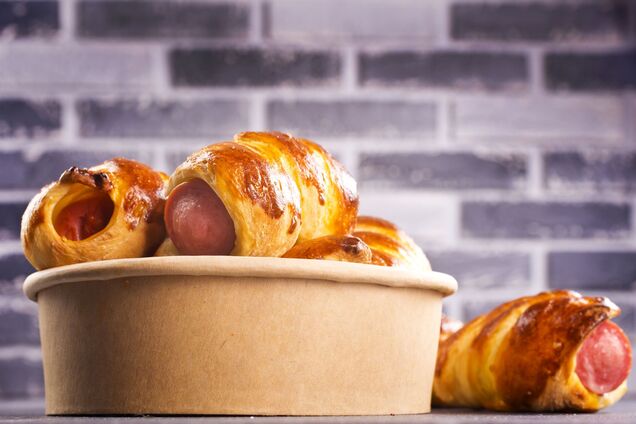 Идеальные сосиски в тесте на прессованных дрожжах: рецептом поделился Михаил Кацурин