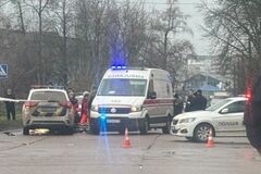 У Прилуках патрульні збили двох пішоходів на переході: жінка зазнала травм, дитина загинула. Фото