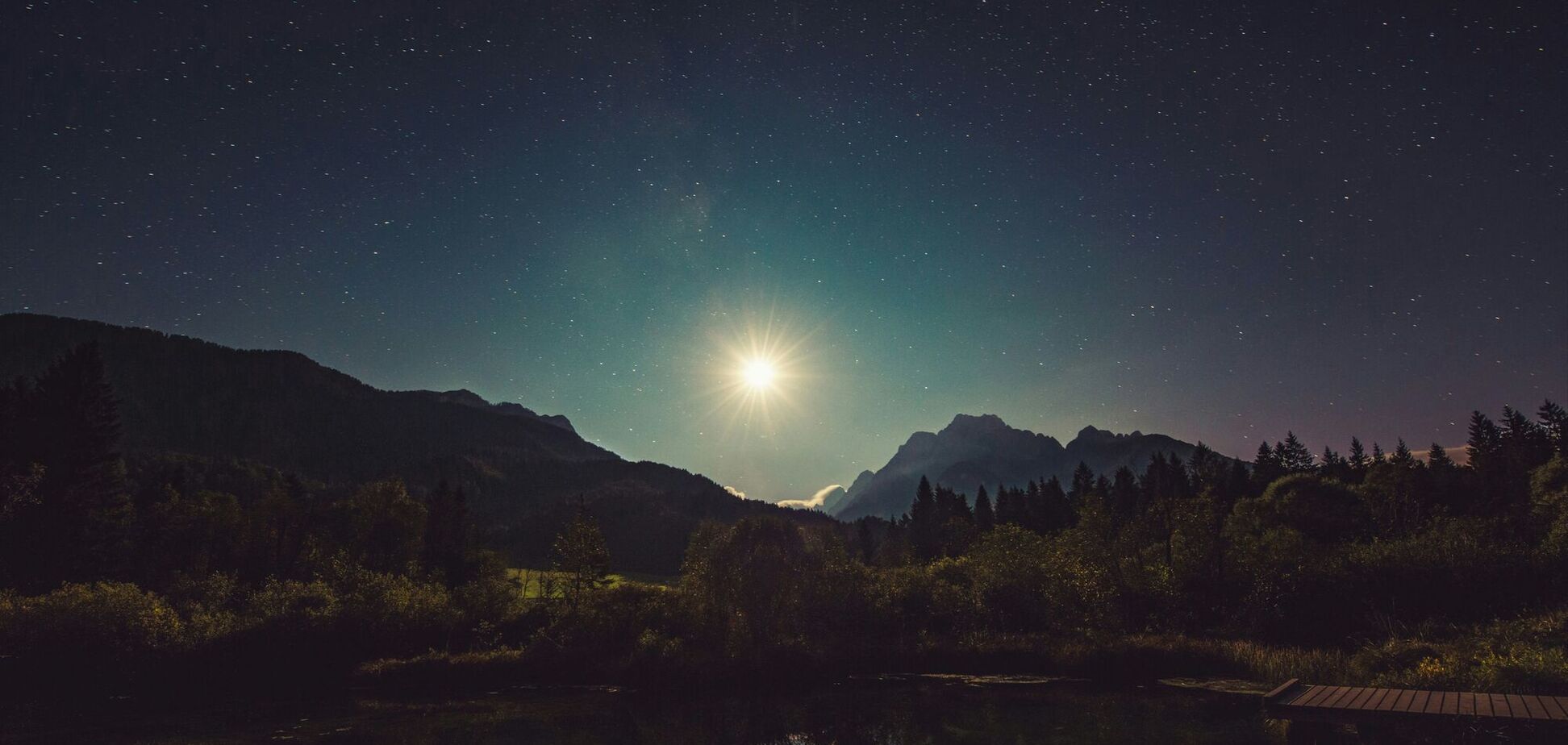 Существует ли на самом деле рождественская звезда? Ученые дали объяснение, где искать