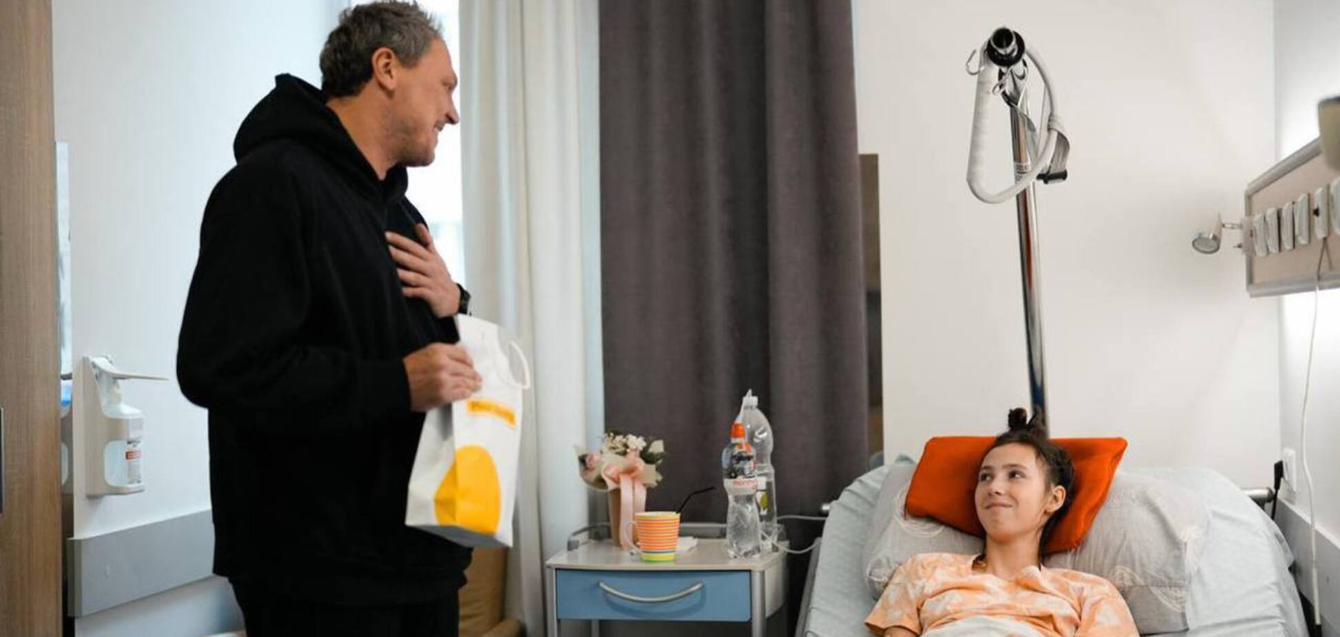 Фонд Ріната Ахметова та ФК 'Шахтар' підтримали Єву з Тернополя, поранену внаслідок російського обстрілу