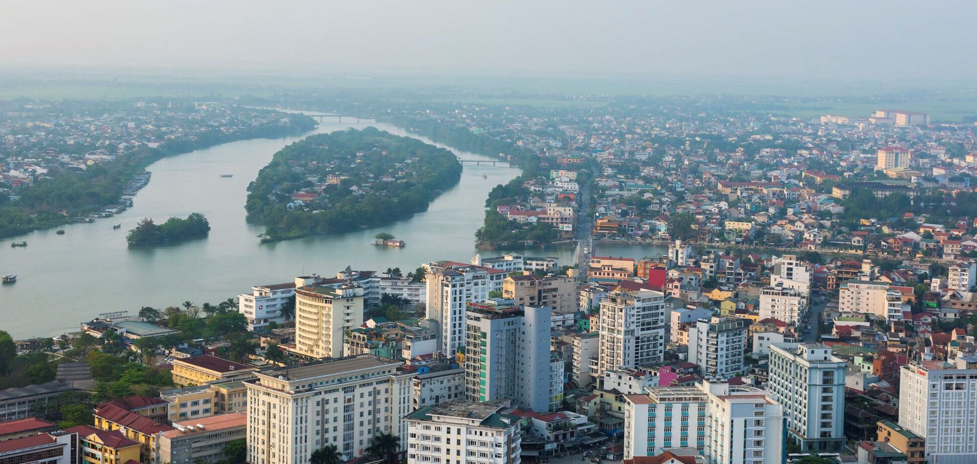 Куди їхати, щоб посмакувати їжею: найкращі міста для гурманів