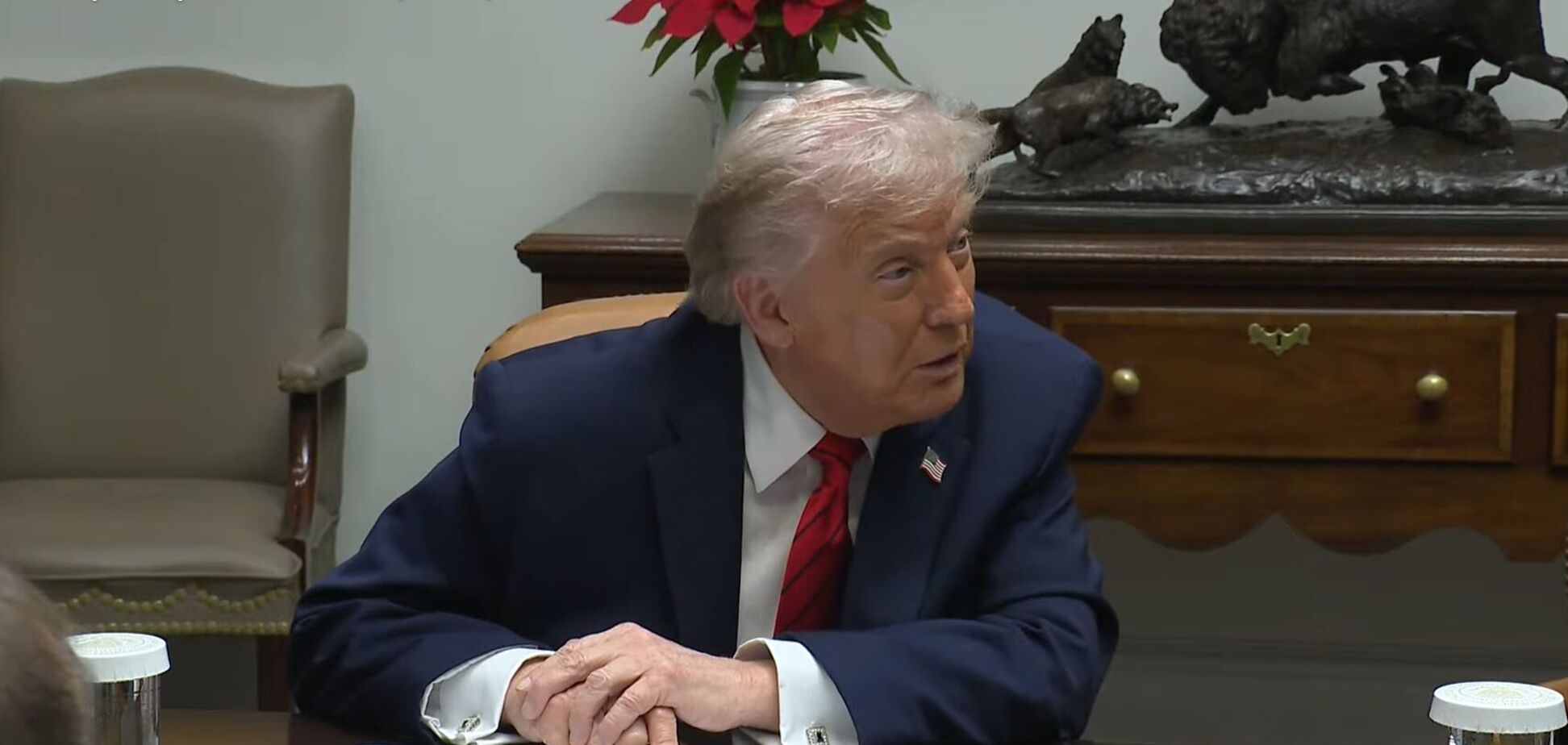 'Ми не хочемо витрачати час даремно': Трамп заявив, що європейські лідери просять про термінову зустріч з ним. Відео