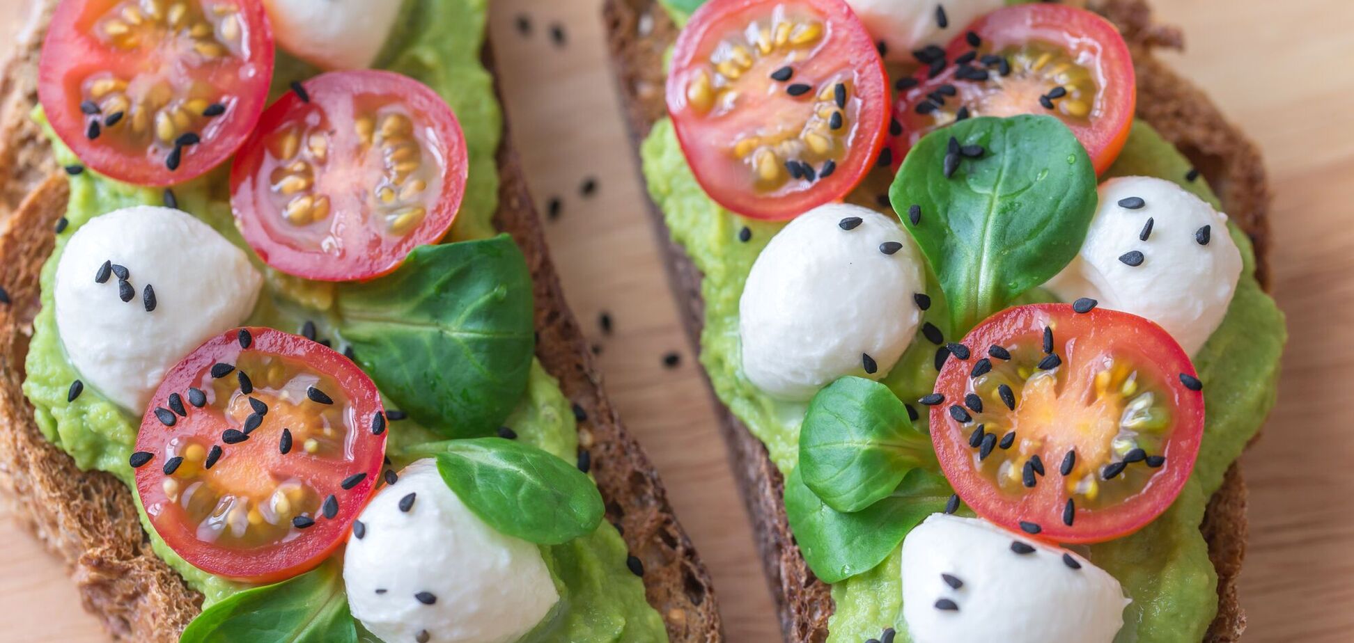 Смачні брускети з сиром та помідорами: ділимось рецептом закуски на Новий рік