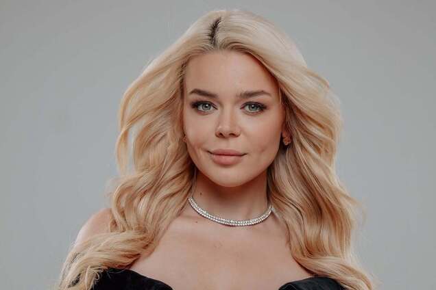 Алину Гросу заподозрили в тайной беременности из-за фото с заметным животиком: блогер намекнул, от кого певица ждет ребенка