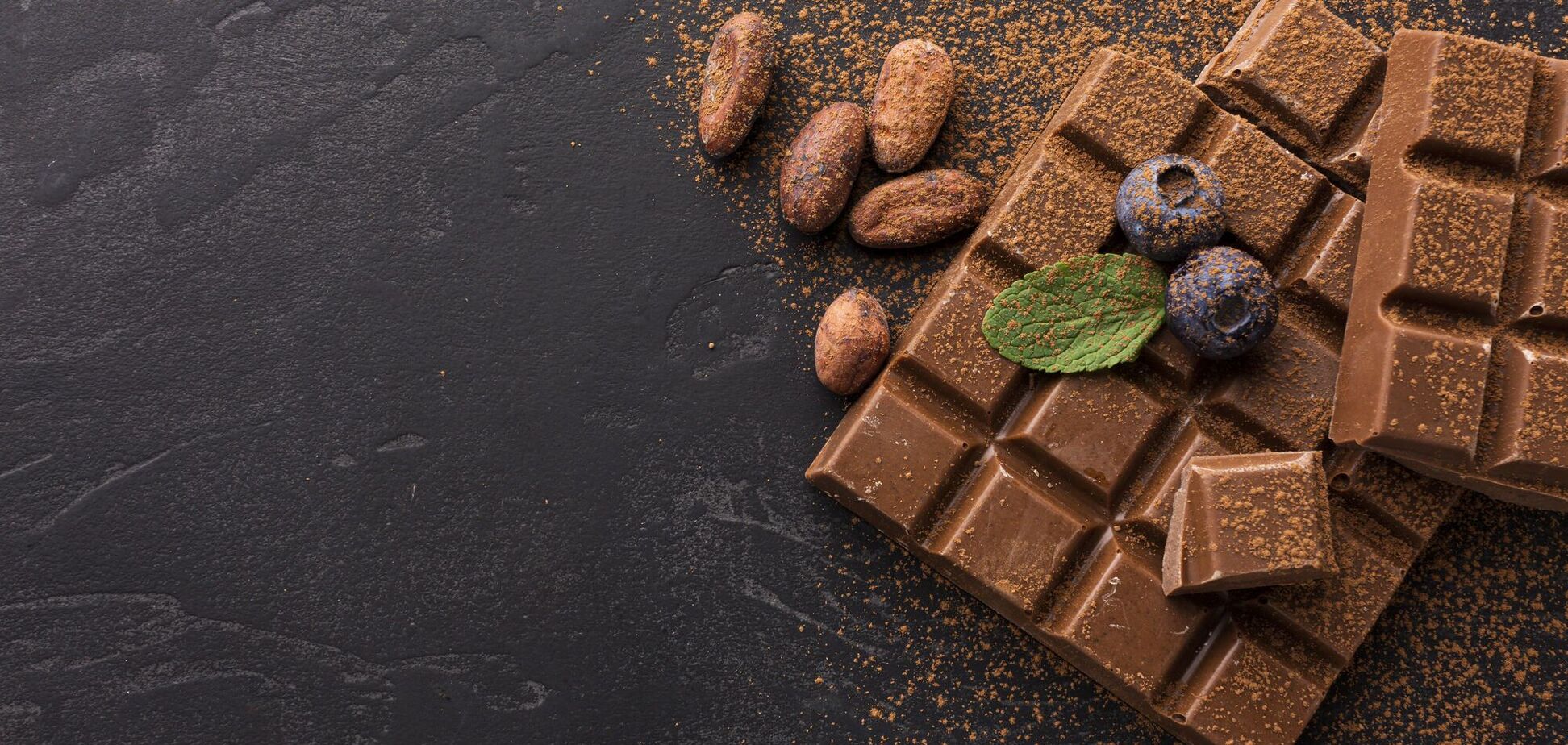 Не в холодильнику: де зберігати шоколад, щоб він довго залишався смачним